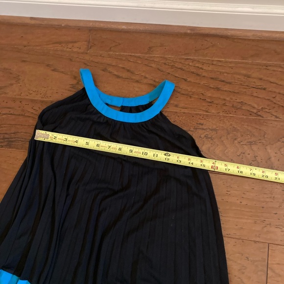 Girls pleated halter dress sun dress - Picture 3 of 5